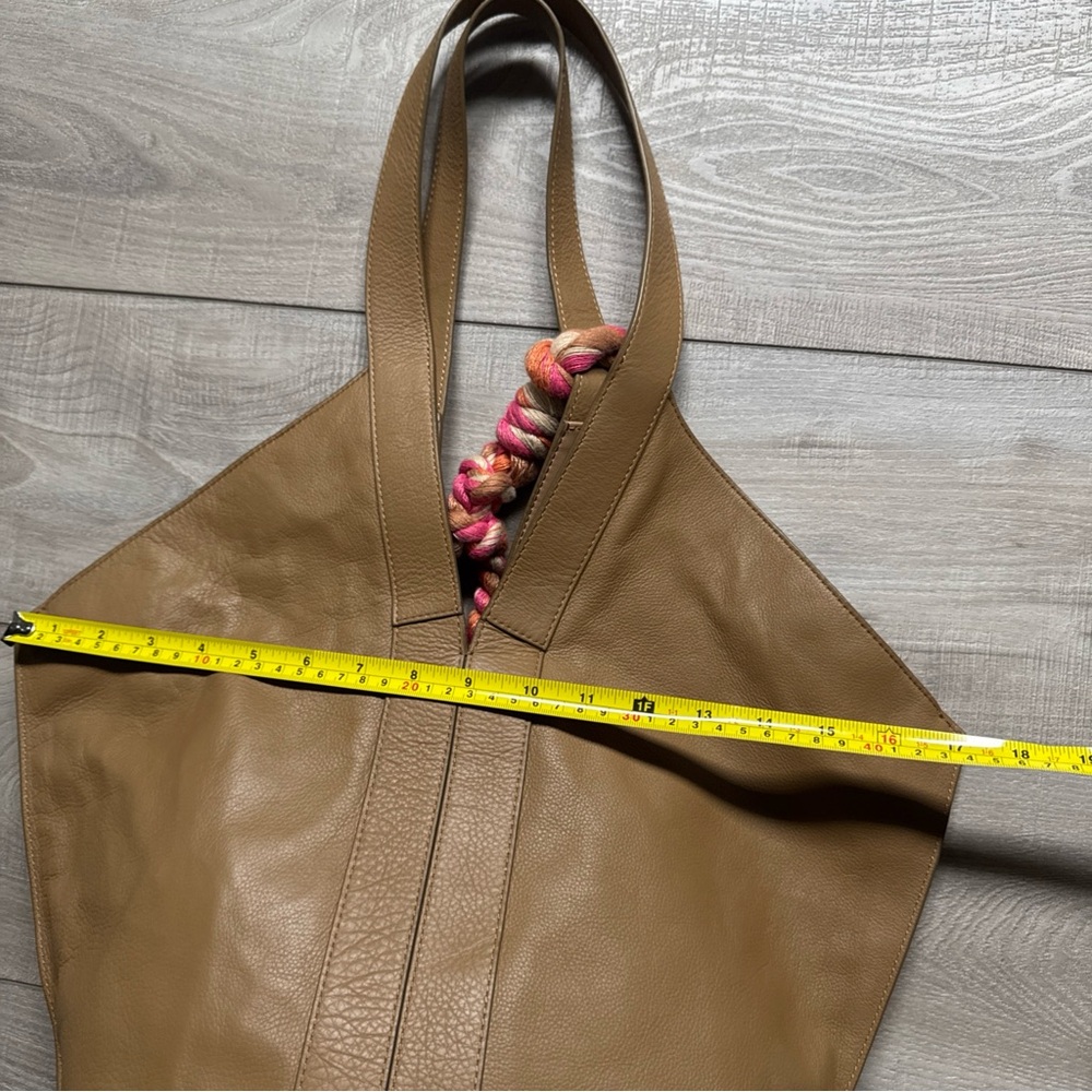 NWOT Vince Camuto Afina Leather‎ Tote Tan With Bag Charm Double Handle Large - Picture 9 of 16